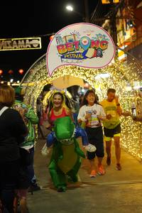 BIB: 30473
                            <button type="button" onclick="openModal(21831182)" class="btn btn-primary btn-sm float-right btn-popup" data-toggle="modal" data-target=".modal-high-quality">
                        <i class="fas fa-shopping-cart"></i> Add to Cart
                    </button>
                                            <button type="button" onclick="isThisMe(21831182, true)" class="btn btn-success btn-sm float-right btn-popup btn-isme hidden" data-toggle="tooltip" data-placement="bottom" title="นี่คือรูปของคุณใช่ไหม คลิกที่นี่เพื่อเอาเข้าอัลบั้ม">
                        <i class="fas fa-plus"></i> Add to album
                    </button>
                    <button type="button" onclick="isThisMe(21831182, false)" class="btn btn-warning btn-sm float-right btn-popup btn-isnotme hidden">
                        <i class="fas fa-ban"></i> Remove from album
                    </button>